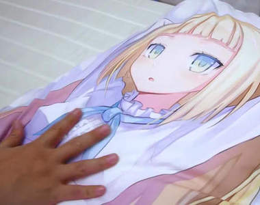 《愛撫會嬌嗔的美少女抱枕》宅宅們歡呼吧 夢寐以求的老婆終於誕生啦～～