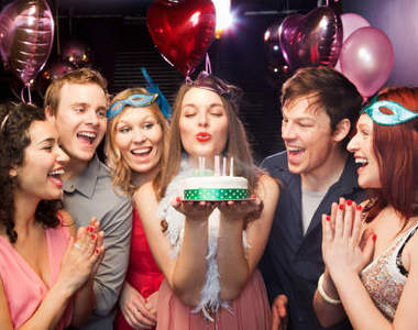 全世界通用《生日快樂歌》其實一開始並不是祝你生日快樂？！