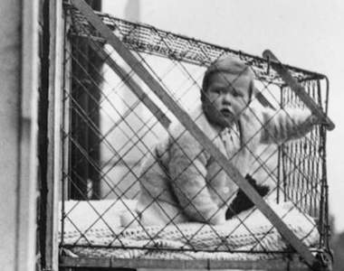  好可怕系列《19世紀育兒法》是我眼花了嗎（揉眼睛）