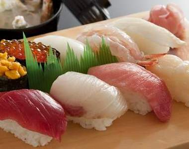 《壽司傘》外國觀光客很興奮，日本人覺得很恥…