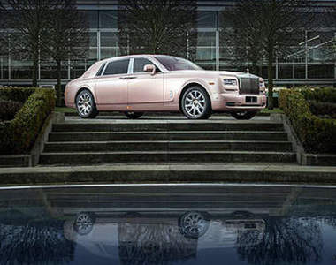 《Rolls-Royce Sunrise Phantom》玫瑰金女神超貴氣