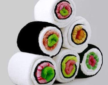 《壽司毛巾捲》老闆來一份鮪魚壽司先~