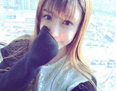 《王夢實》喜歡在夏天穿著內衣拍照的小藤井莉娜