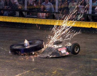 《超暴力激鬥再度回歸》BattleBots機器人大擂台今夏再開