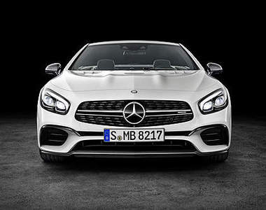 小改款《Mercedes-Benz SL》上空尤物等不及先脫惹