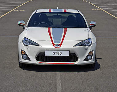 英國限量《Toyota GT86 Blanco》變裝加料新登場