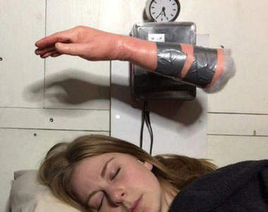 《假手鬧鐘》每天早上啪啪啪讓你絕對不會賴床