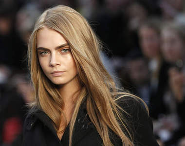 搞怪超模演電影《紙上城市》每個人心中都有一個卡拉迪樂芬妮