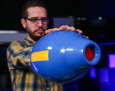 可隨身攜帶的《洛克砲鑰匙圈》還可以發射紅外線唷