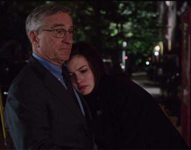 安海瑟薇《高年級實習生》從小助理變成了時尚教主