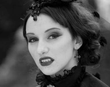 《都市傳傳說》三個迷樣的吸血鬼