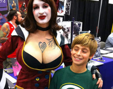 KUSO人生的一瞬之光之《男人總是會找到奶奶》