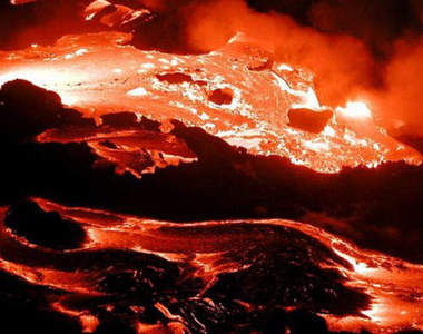 美國太空總署《NASA VolcanoBot 火山機器人》確定是丟進這岩漿口裡沒錯嗎（汗）