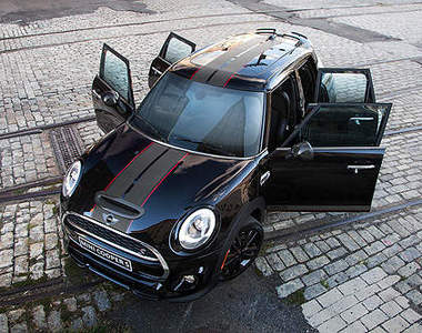 《Mini Cooper S Carbon Edition》馬力208匹熱血迷你報到