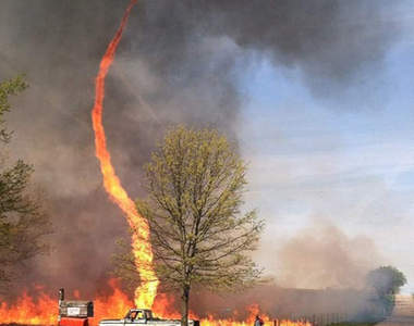 《用電風扇創造火龍捲》現在缺水請不要隨便嘗試