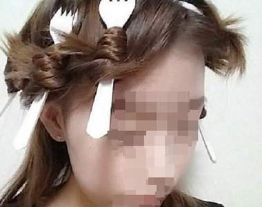 美妝應急小撇步《用叉子打造自然捲髮》有種把頭髮當義大利麵吃的氛圍(笑)
