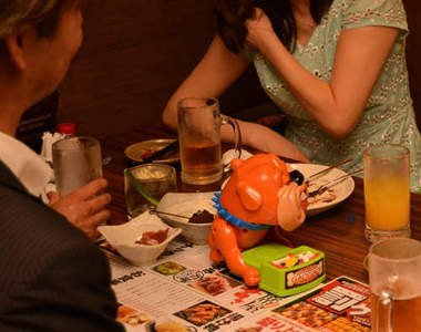 日本《單身居酒屋》強制和陌生人併桌的聯誼型居酒屋