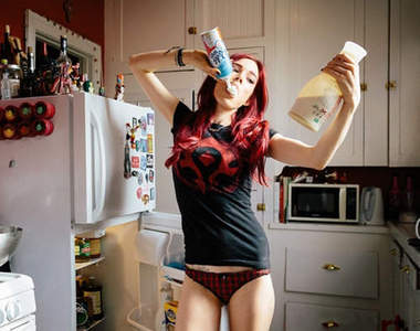 網友分享《室友的誇張行徑》嗚～我的室友好瘋癲