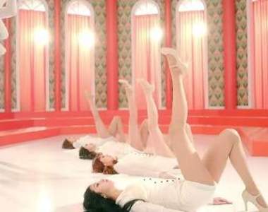 因為《太性感而被禁播的MV》現在的畫面都在挑戰道德邊緣阿