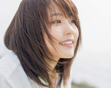 《有村架純》非公開的親姊發現!?還是完全路線相反的寫真女星