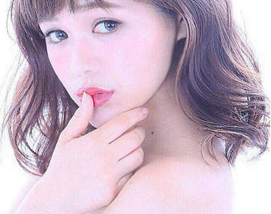 JK大流行的《拇指拍照式》還意外具有小臉效果♥
