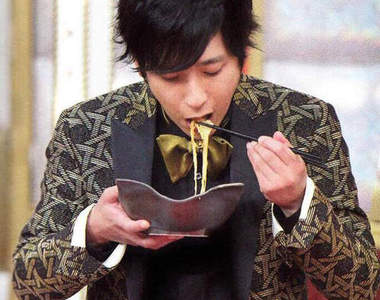 超萌《左撇子男》喜歡左撇子的日本女生急增中！？