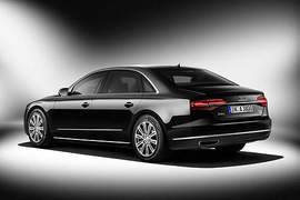 防護升級《Audi A8 L Security》乾脆住在車車裡好惹 防護升級《Audi A8 L Security》乾脆住在車車裡好惹