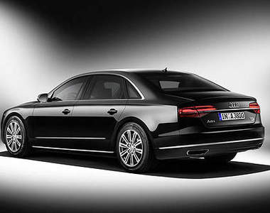 防護升級《Audi A8 L Security》乾脆住在車車裡好惹