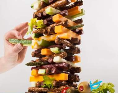 《食物疊疊樂》媽媽說不要玩食物　但卻有格外豪華的感覺