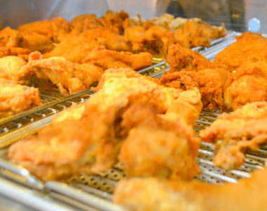 大阪《肯德基吃到飽》完全自助式想吃什麼拿什麼( ♥д♥)