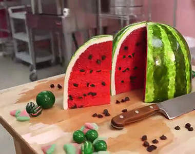 幾可亂真的《西瓜蛋糕》感覺咬下去會爆出滿滿的西瓜汁