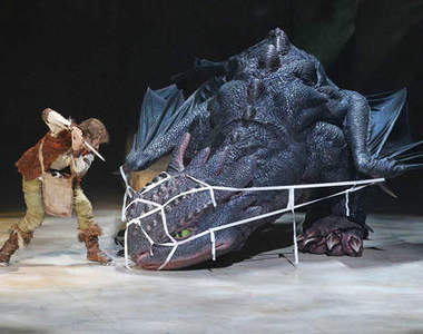 超逼真《舞台劇布偶》好想親眼看看這麼氣勢磅礡的舞台劇