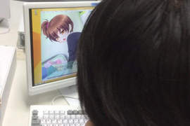 《上課偷玩18禁遊戲》至少忍到下課再去廁所解決吧…… 《上課偷玩18禁遊戲》至少忍到下課再去廁所解決吧……