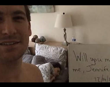 跟女友求了365次婚的男人 (但女友一次也不知道)