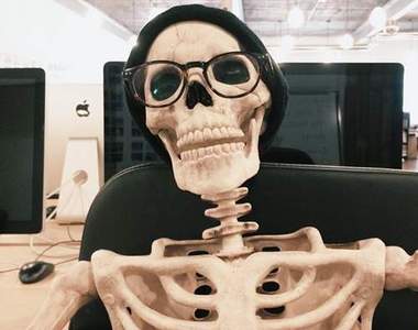 超獵奇《骷顱人的生活日誌》請問你是布魯克的捧油嘛