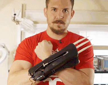 《金曜宅科技》DIY金鋼爪靠著肌肉收縮就可以收放自如