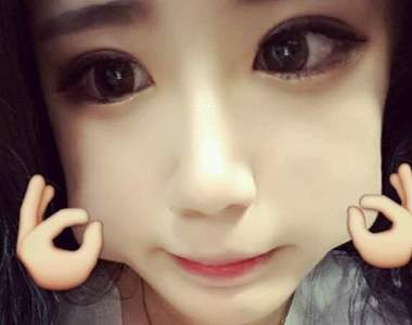 韓妞瘋《捏臉自拍照》不走個性改走俏皮風♪