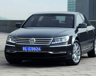 形象牌《VW Phaeton》可沒有要下台一鞠躬喔
