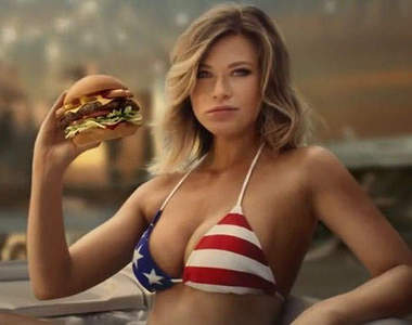 《性感漢堡廣告》最美國的漢堡是可以多美國?