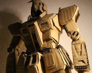 鋼彈立於大地！日本網友的紙箱鋼普拉美學