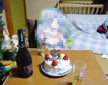 每年都跟老婆《自製聖誕節蛋糕》的人又來了 今年一樣有淡淡的哀傷……