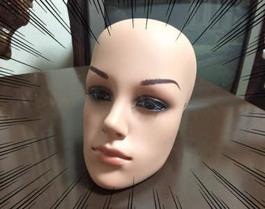 《模特兒假人改造計畫》家裡擺著一尊邪神不嚇死才怪……