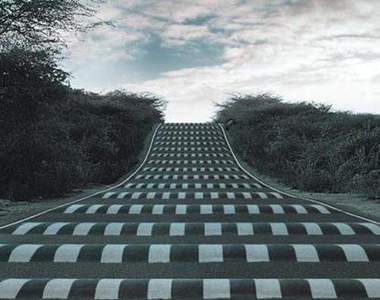 《都市傳傳說》大家都說路上的這 13 個減速丘其實是...