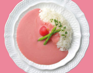 華貴婦人《粉紅色醬油》這分明就是草莓醬啊！（皺眉）