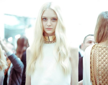 俄羅斯超模《Nastya Kusakina》美的像是畫中少女