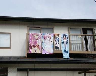 《美少女抱枕套被媽媽拿去洗》購買抱枕套最大的威脅不是其他…而是母親大人啊…