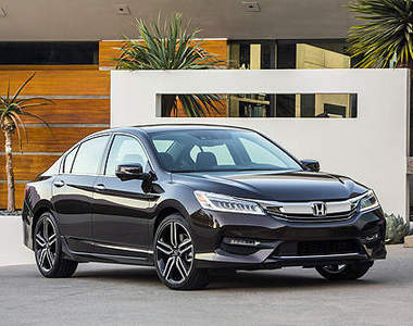 2016年式小改款《Honda Accord》裡裡外外更科技
