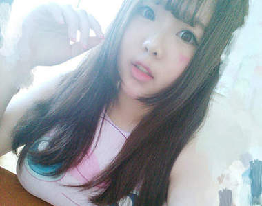 《滿出來胖丁妹》神奇寶貝背心胸部那塊一整個撐得好緊