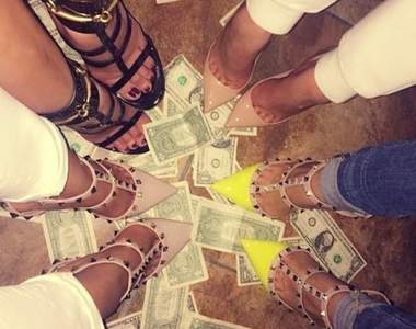 《杜拜富二代炫富IG》我們真的住在同一個地球上嗎啊啊啊（顫抖）