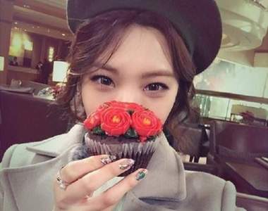 首爾超擬真《花朵杯子蛋糕》精緻到捨不得吃下（口水）